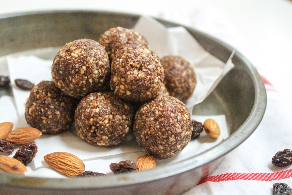 cinnamon raisin energy bites with almonds