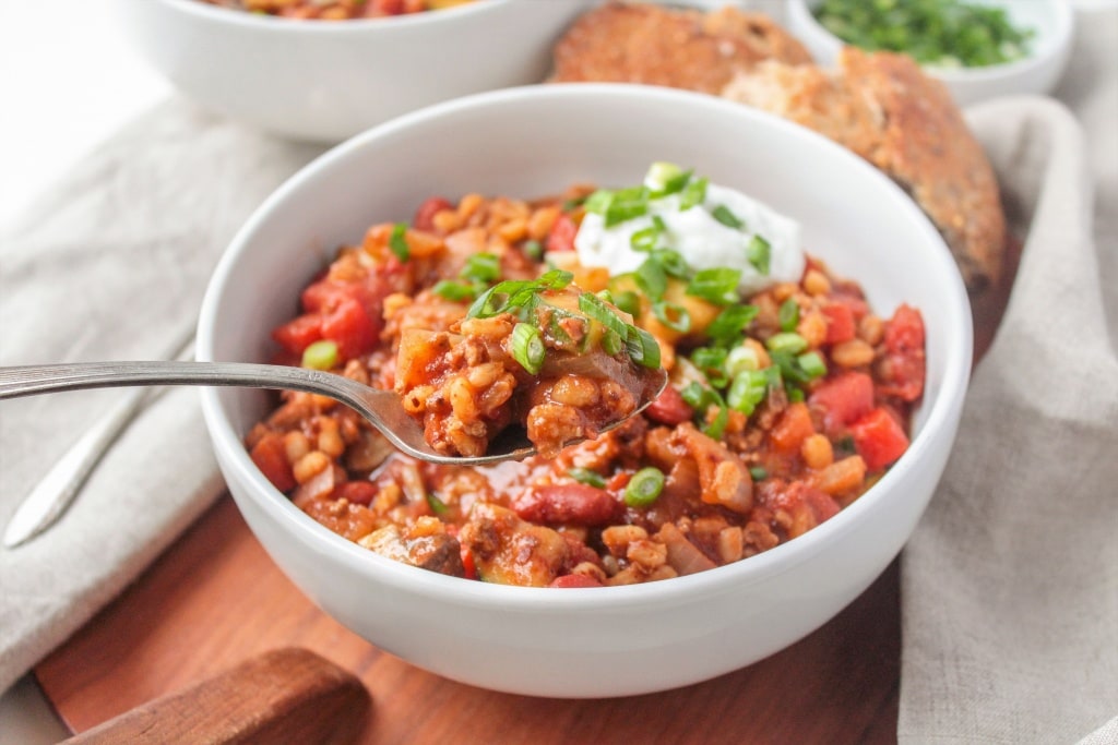 turkey barley chili with vegetables