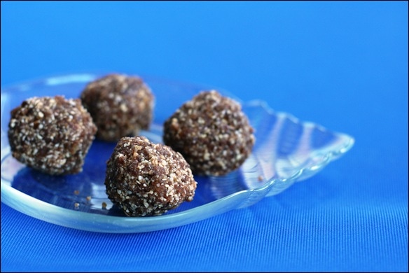 Peanut Cinnamon Date Balls recipe