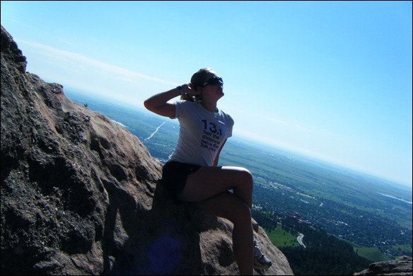 047