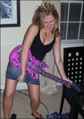 anne_guitar_001
