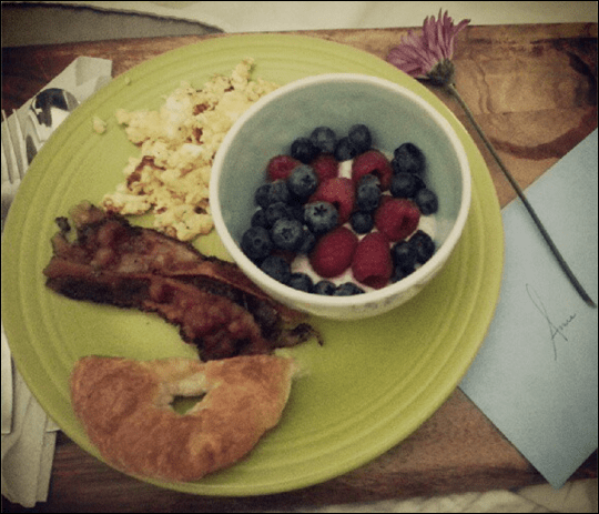 breakfast_in_bed
