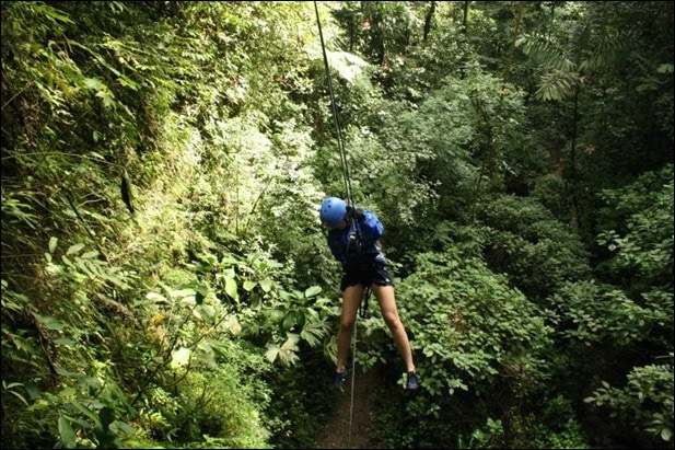 rappelling25