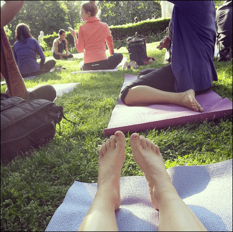 outdoor_yoga_in_dupont_circle
