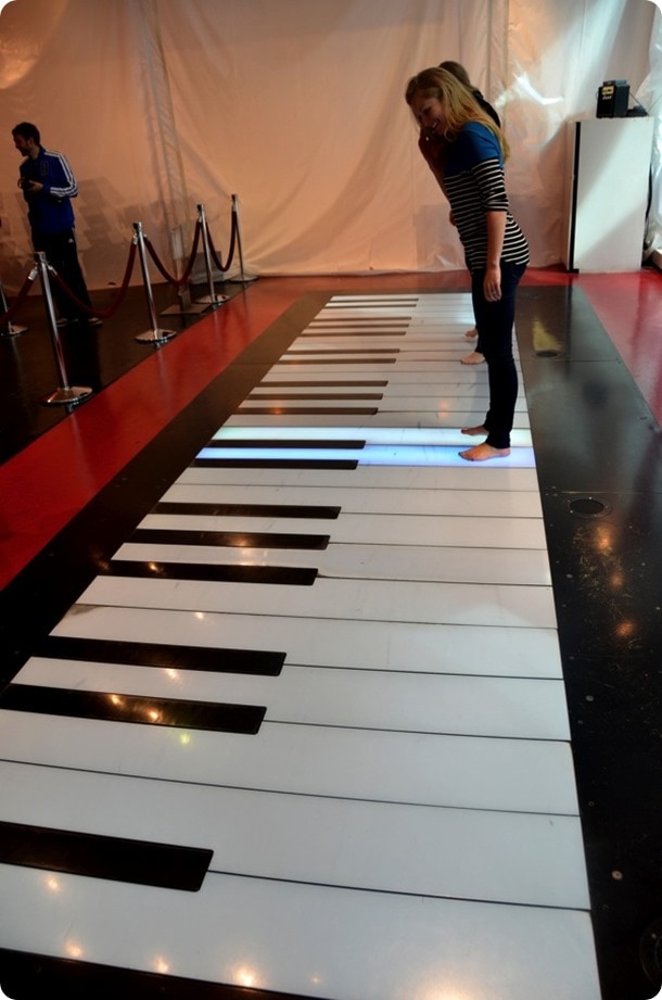 fao schwartz giant piano