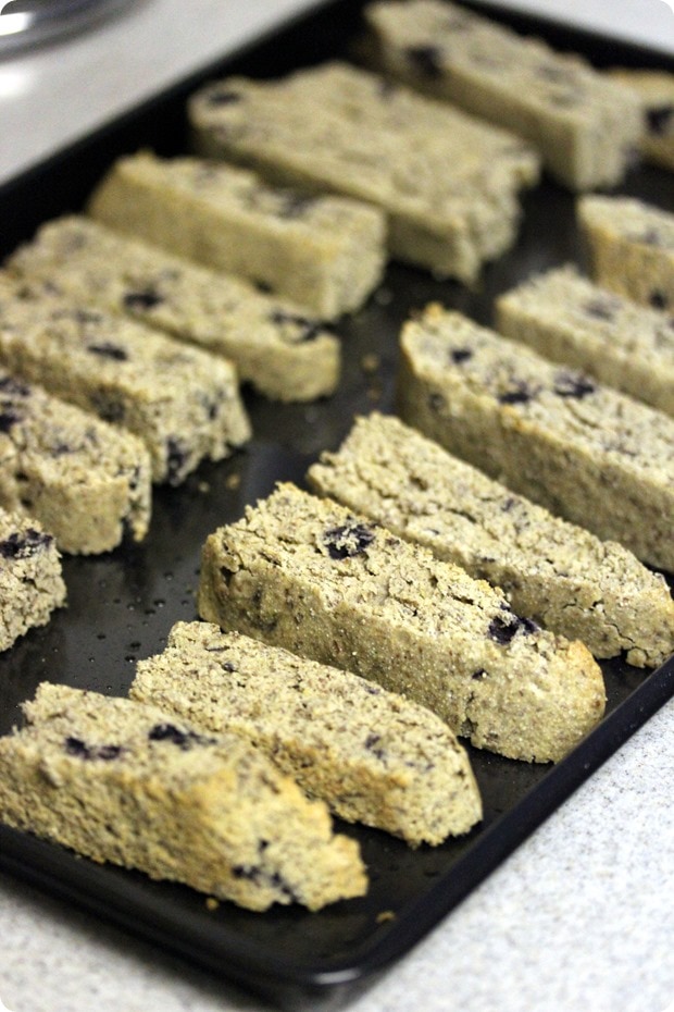 how to make wild blueberry biscotti 