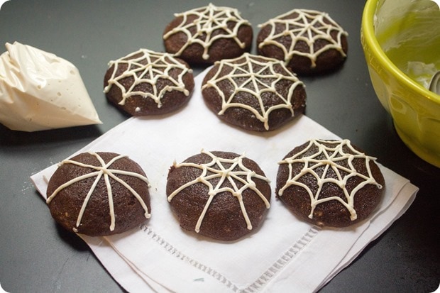 IMG_2099 how to make spider web cookies