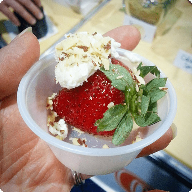 strawberry_topping_bar