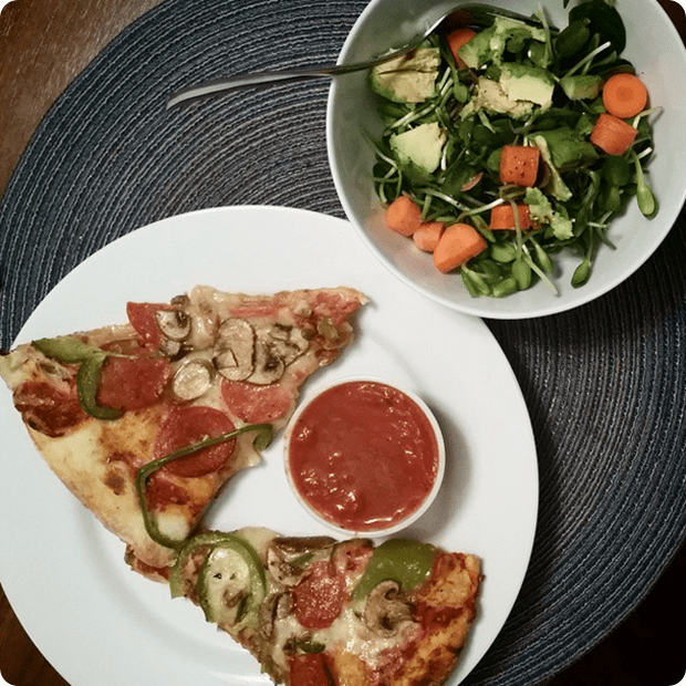 pizza_with_salad