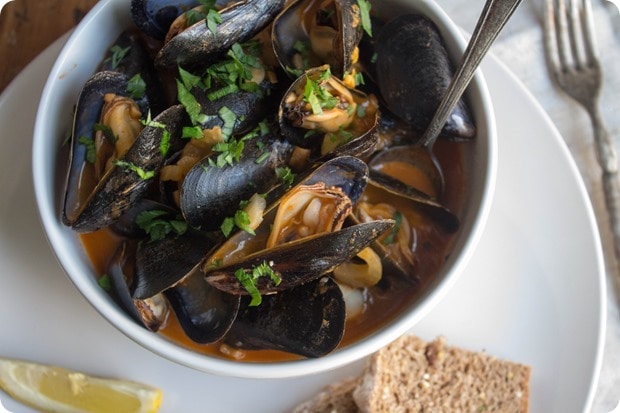 mussels in creamy tomato broth