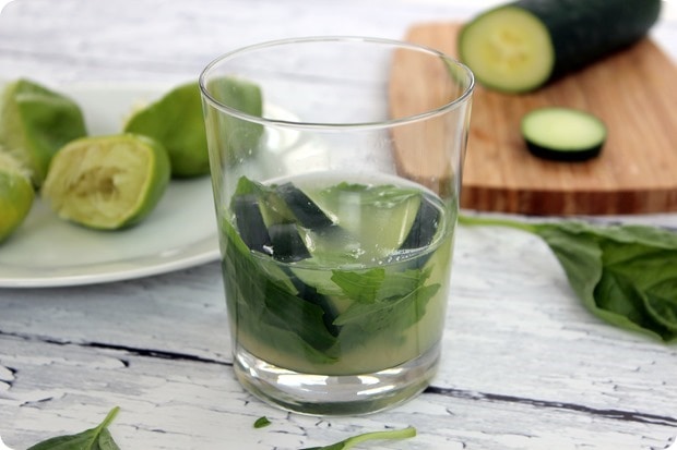 how to make cucumber lime basil prosecco drink