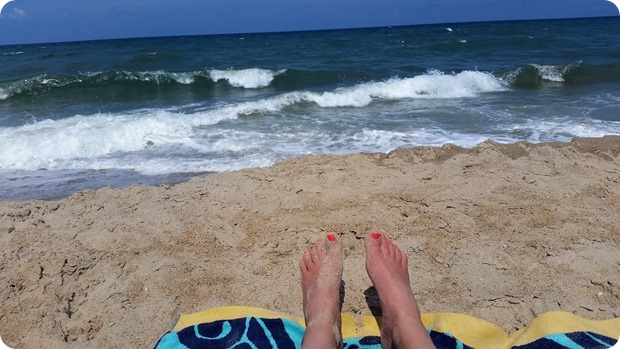 beach obx toes