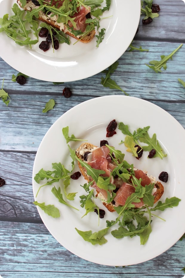 Prosciutto Sandwich with Arugula & White Bean Mash