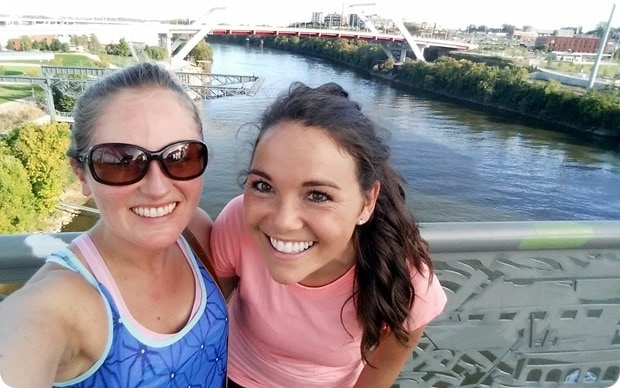 nashville pedestrian bridge walk