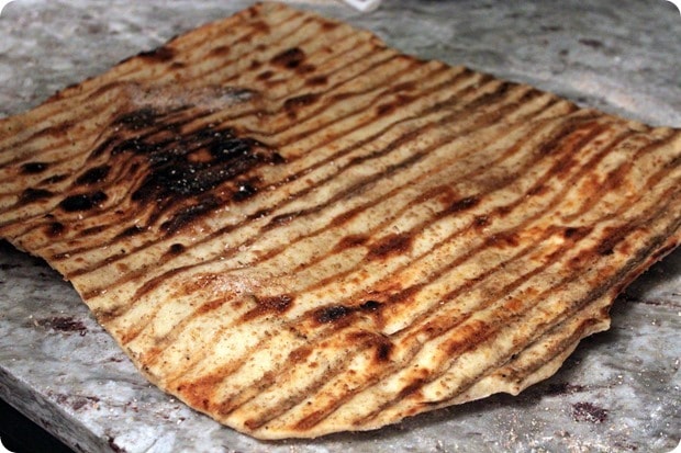 how to grill pizza