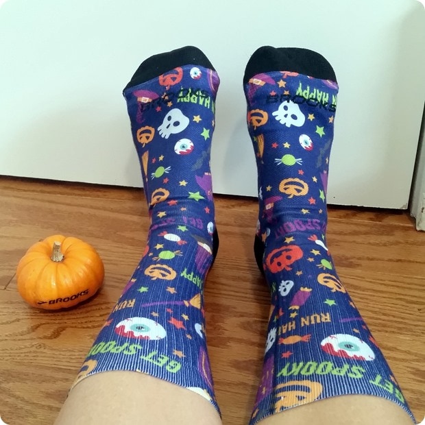 brooks holiday socks