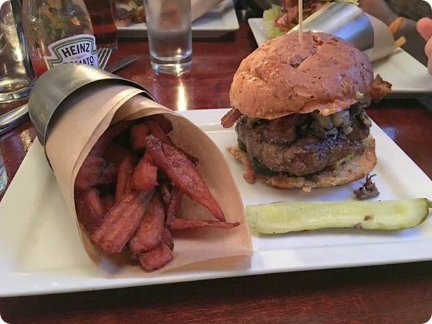 citizen burger bar clarendon