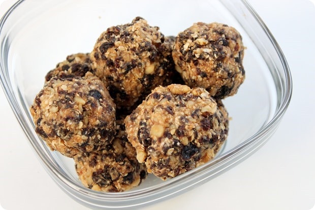 oatmel raisin energy bites
