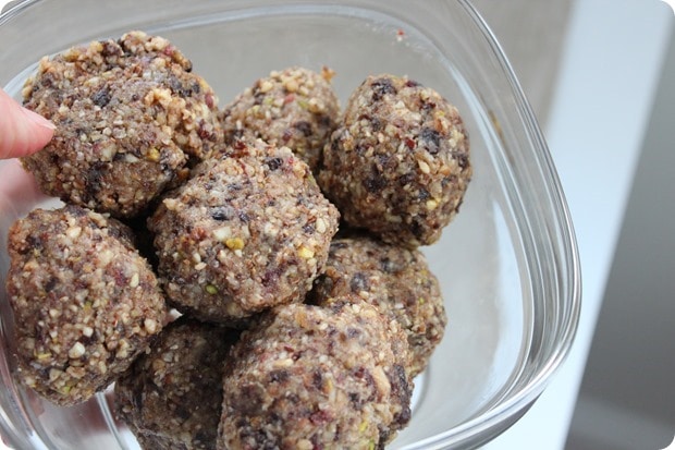 easy healthy fruit nut balls