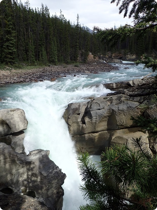 athabasca falls