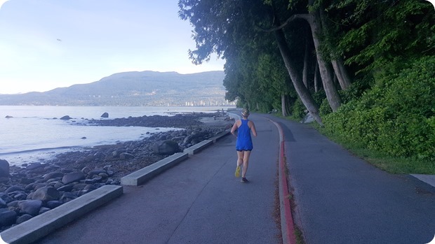 stanley park seawall running vancouver