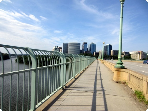 running rosslyn key bridge
