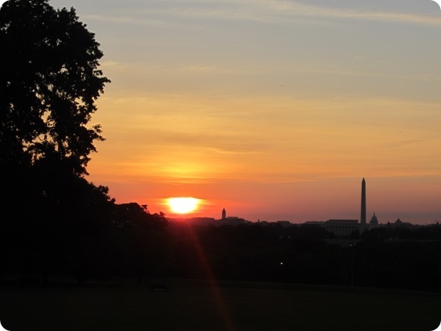washington monument sunrise