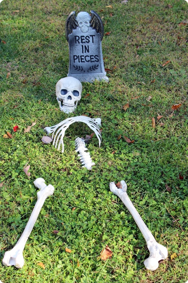 halloween front yard graveyard