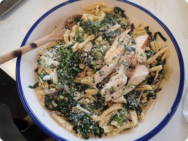 chicken pasta with mushrooms kale