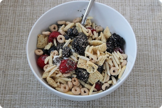 breakfast yogurt cottage cheese bowl