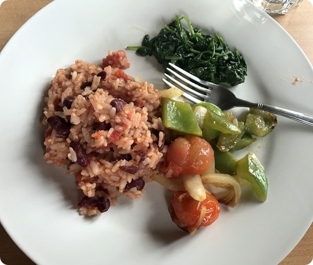 how to save money on food in iceland