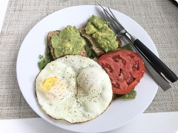 avocado toast with fried eggs