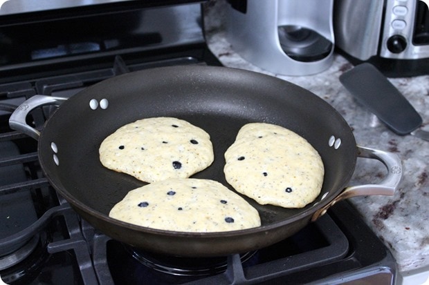 gluten free blueberry pancakes