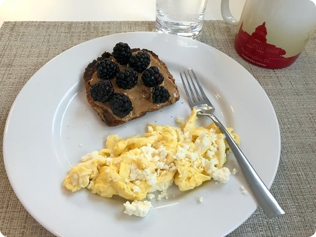 toast scrambled eggs