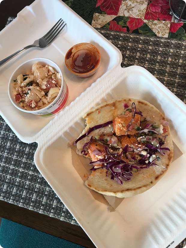 zoes kitchen salmon pita