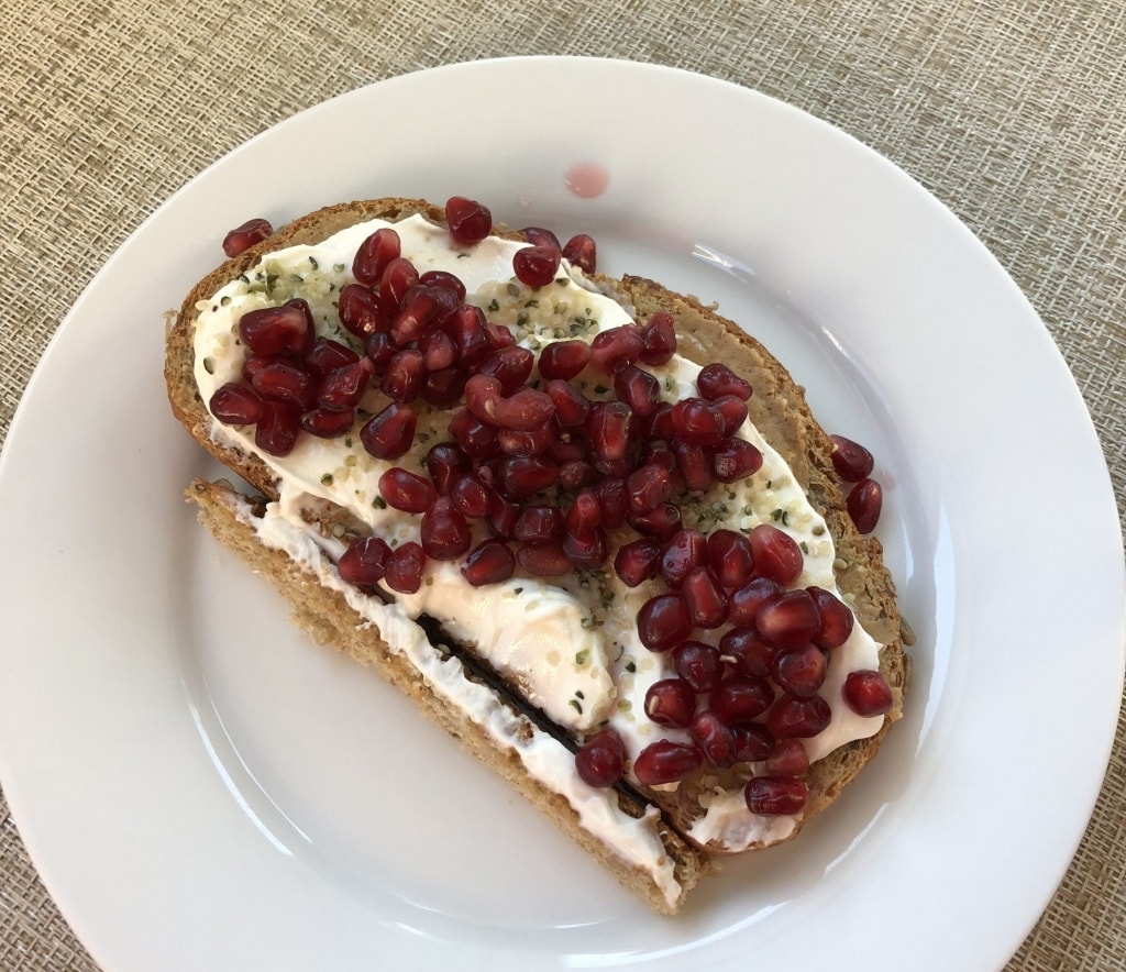 how to use pomegranate arils