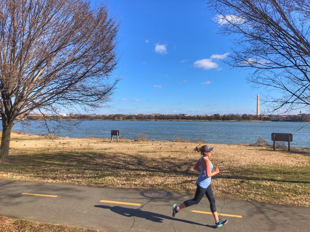 running mt vernon trail near arlington memorial bridge