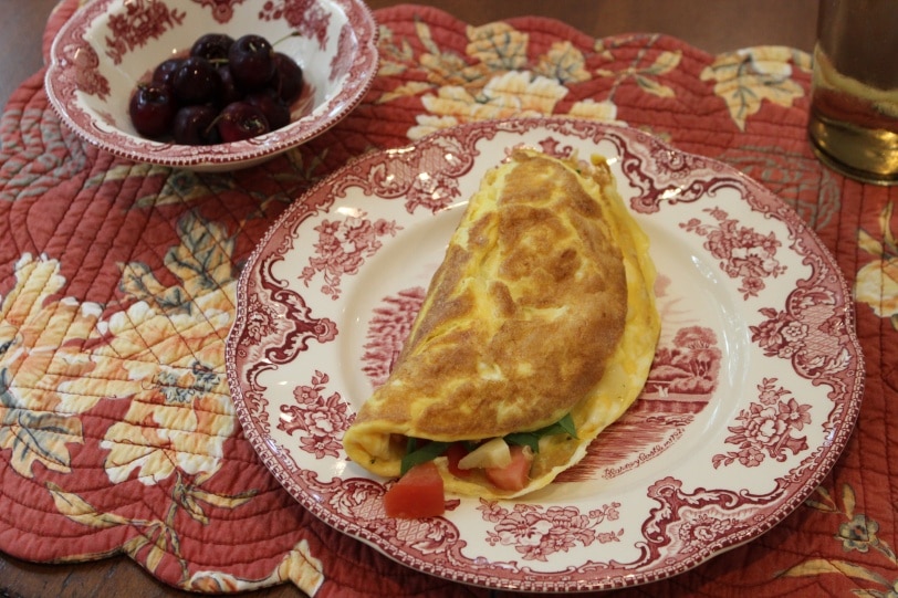 easy spinach tomato omelette