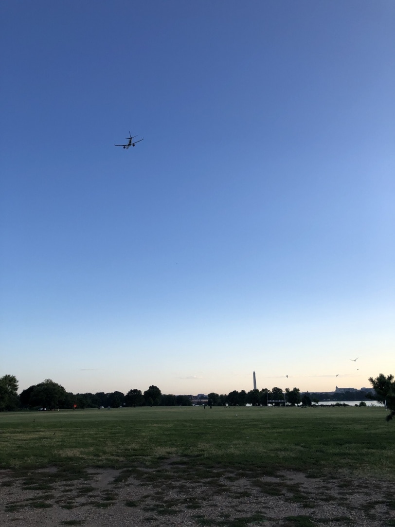 gravelly point view airplanes