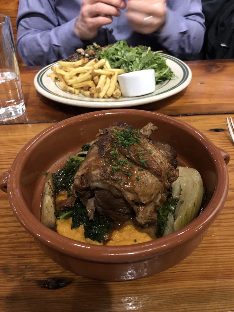 green pig clarendon dinner