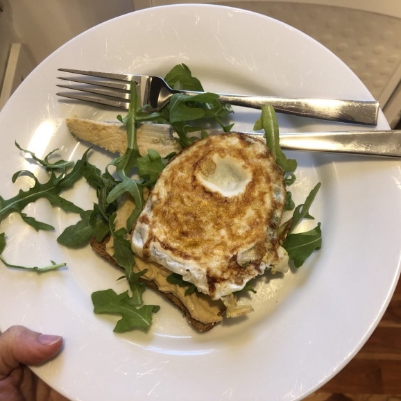 hummus toast