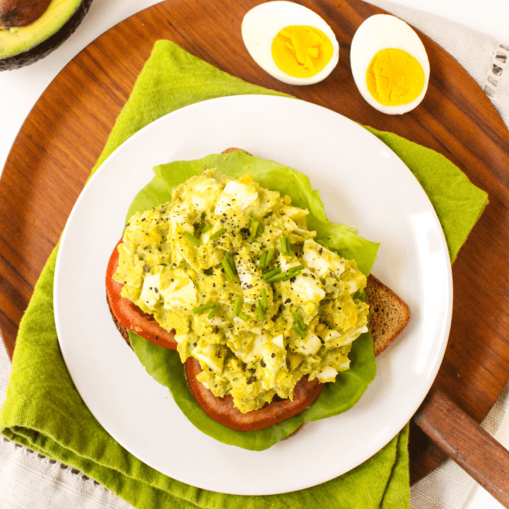 Healthy No Mayo Egg Salad with Avocado (Flavor-Packed)
