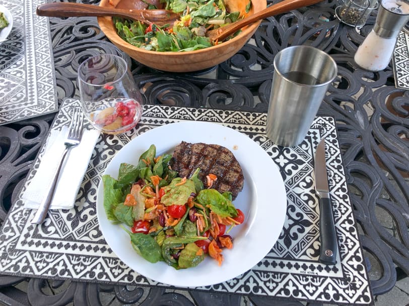 steak and taco salad
