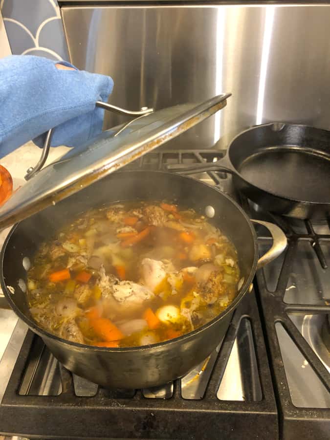 making homemade chicken stock