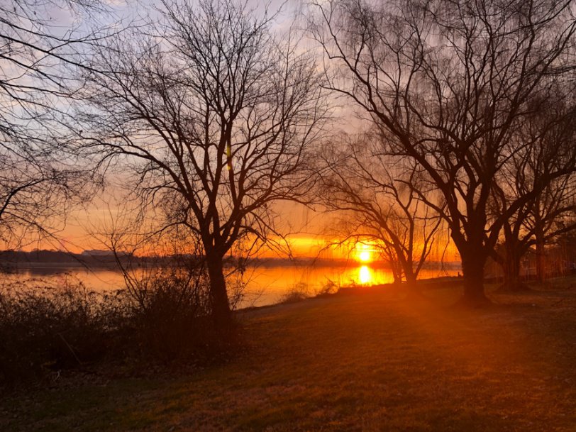 sunrise from mt. vernon trail