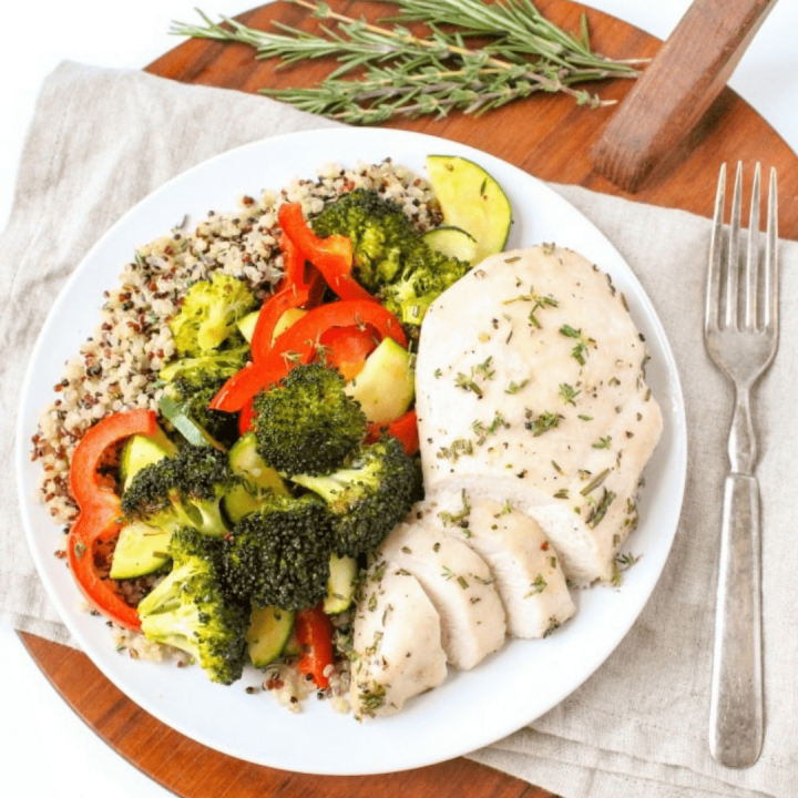 Super Easy Garlic Sheet Pan Chicken and Veggies (10-Min Prep)