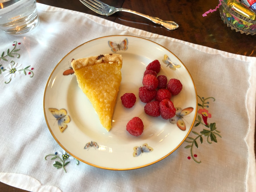 lemon tart with raspberries