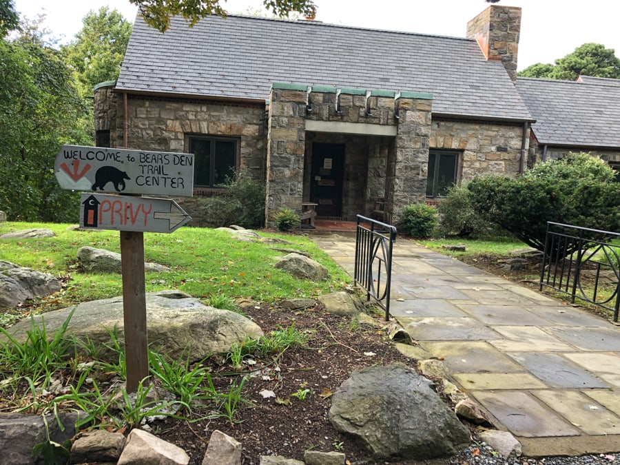 bear's den hiker lodge