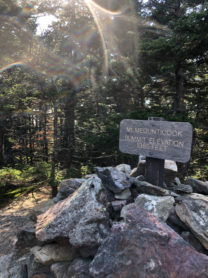 mt megunticook summit signpost