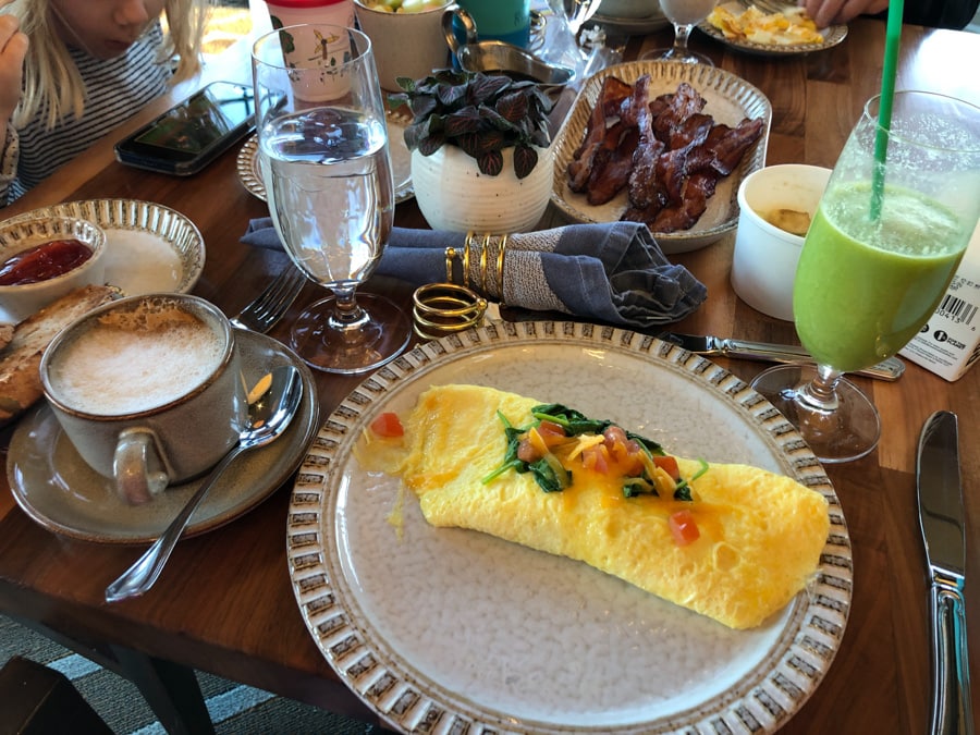 veggie omelette with cheddar at salamander hotel